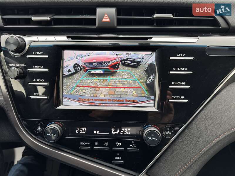 Седан Toyota Camry 2017 в Николаеве