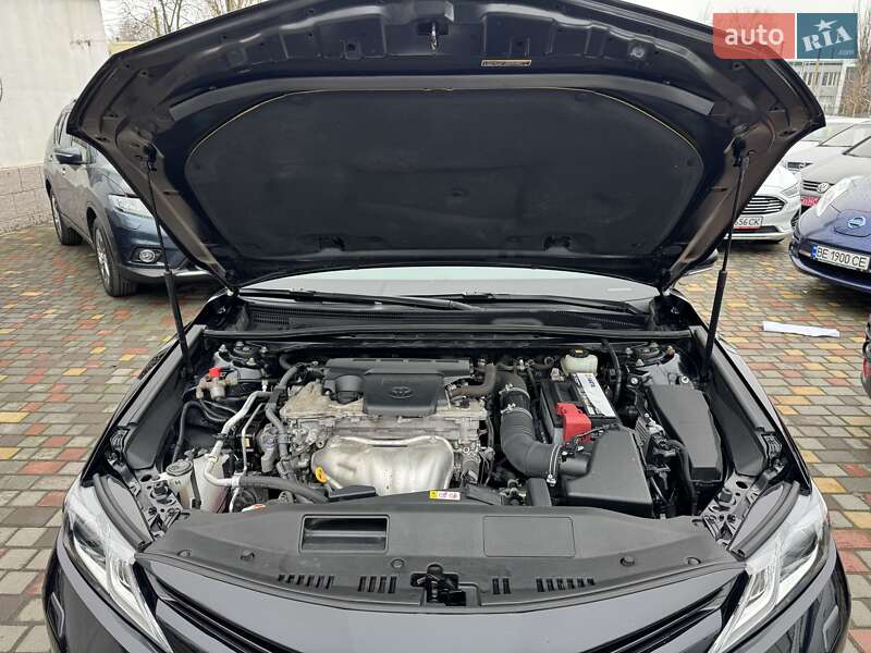 Седан Toyota Camry 2017 в Николаеве