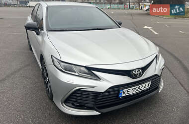Седан Toyota Camry 2021 в Киеве