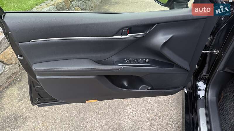 Седан Toyota Camry 2019 в Киеве фото 20 Седан Toyota Camry 2019 в Киеве