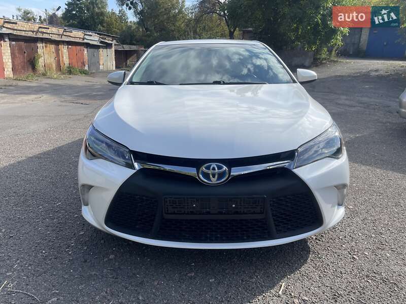 Седан Toyota Camry 2017 в Киеве