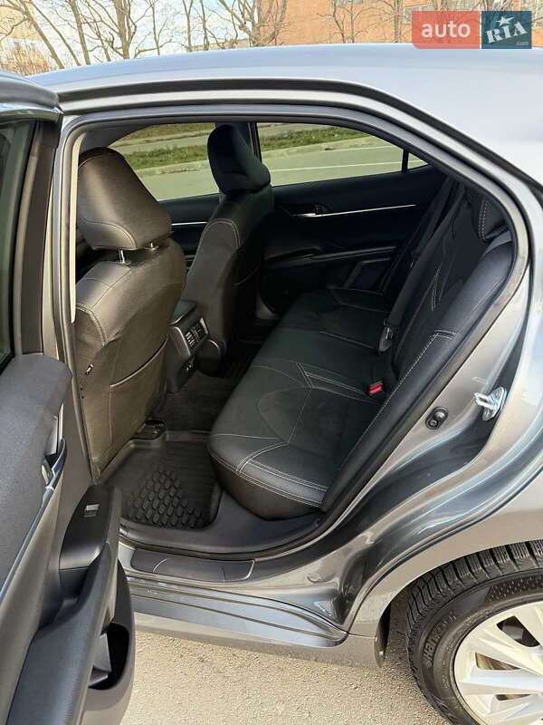 Седан Toyota Camry 2021 в Кропивницком