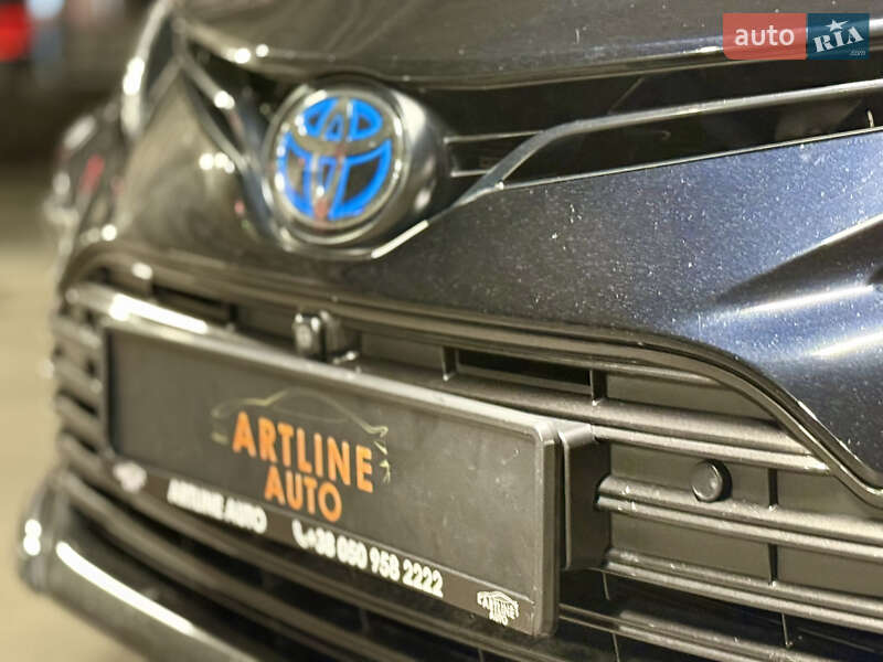 Седан Toyota Camry 2021 в Харкові