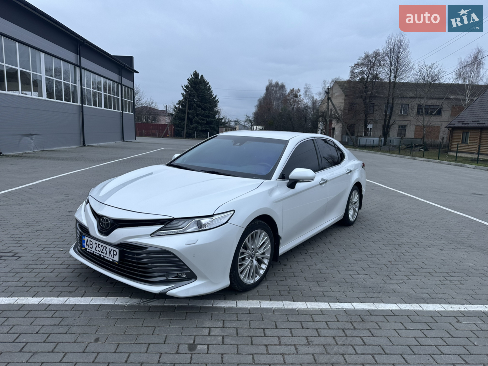 2019 Toyota Camry - мініатюра 3