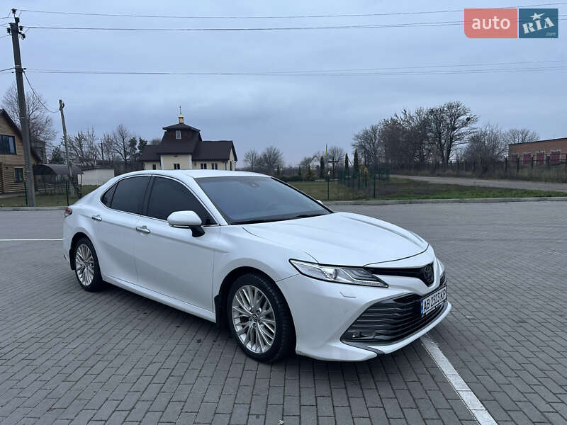 Toyota Camry 2019