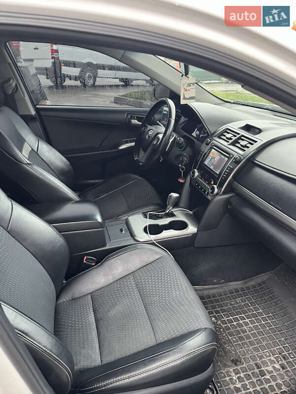 Седан Toyota Camry 2013 в Тернополі