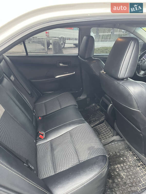 Седан Toyota Camry 2013 в Тернополі