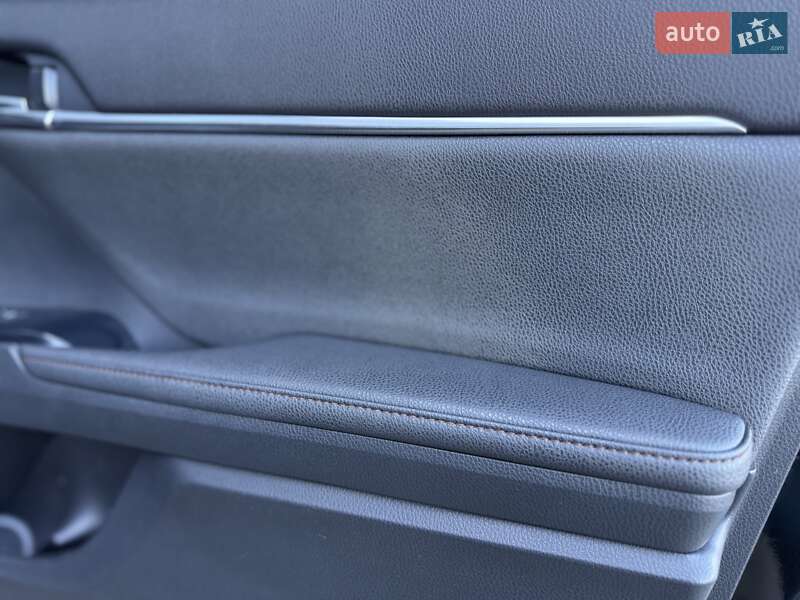 Седан Toyota Camry 2020 в Днепре фото 12 Седан Toyota Camry 2020 в Днепре