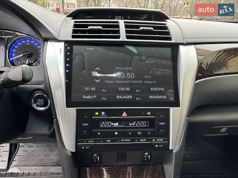 Седан Toyota Camry 2015 в Харкові