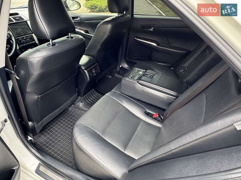 Седан Toyota Camry 2015 в Харкові