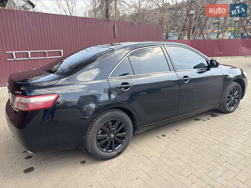 Седан Toyota Camry 2007 в Николаеве