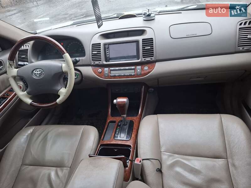 Седан Toyota Camry 2003 в Киеве