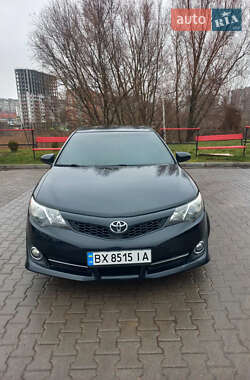 Седан Toyota Camry 2013 в Хмельницькому