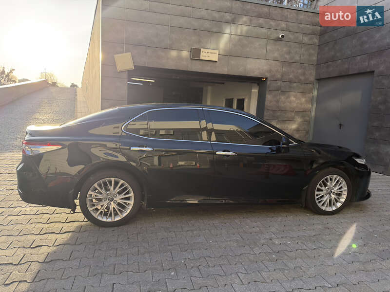 Седан Toyota Camry 2018 в Киеве фото 27 Седан Toyota Camry 2018 в Киеве