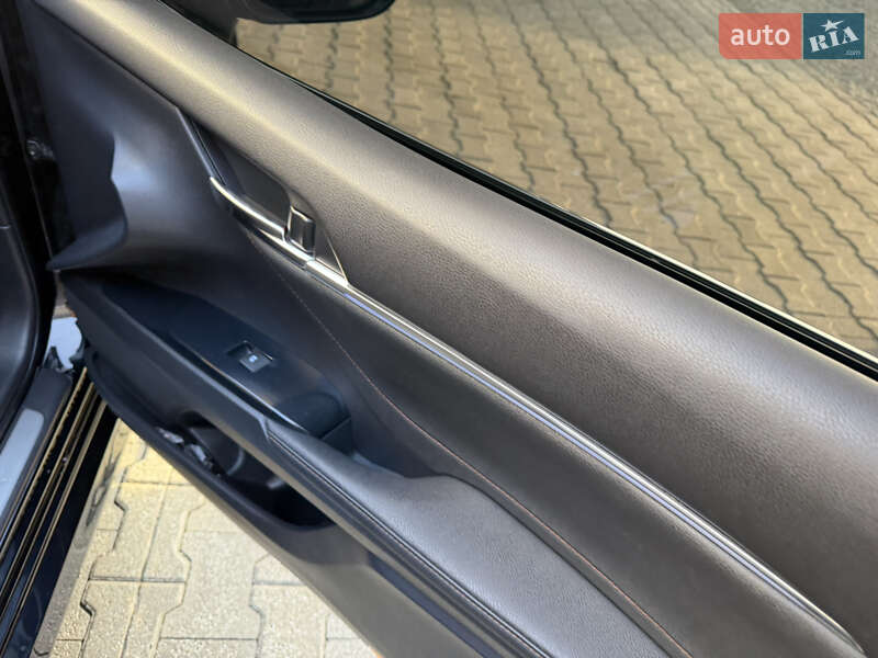 Седан Toyota Camry 2018 в Киеве фото 52 Седан Toyota Camry 2018 в Киеве