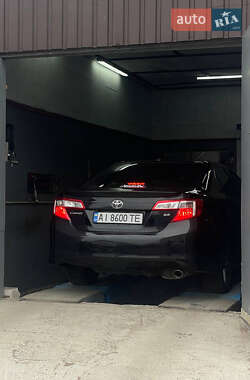 Седан Toyota Camry 2012 в Киеве