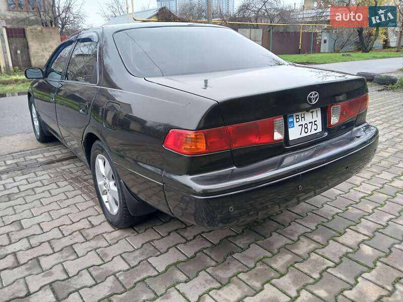 Седан Toyota Camry 2000 в Одесі