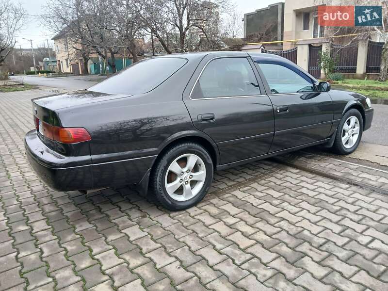 Седан Toyota Camry 2000 в Одесі