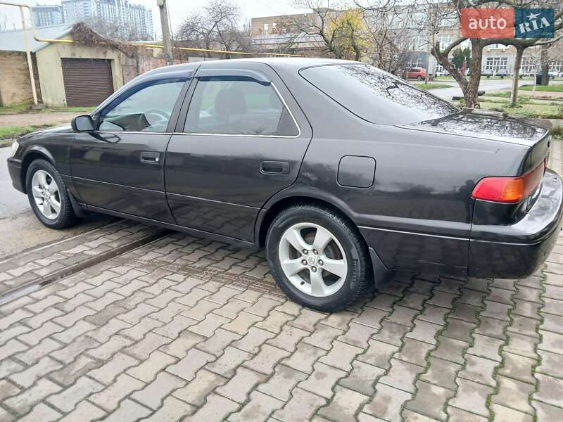 Седан Toyota Camry 2000 в Одесі