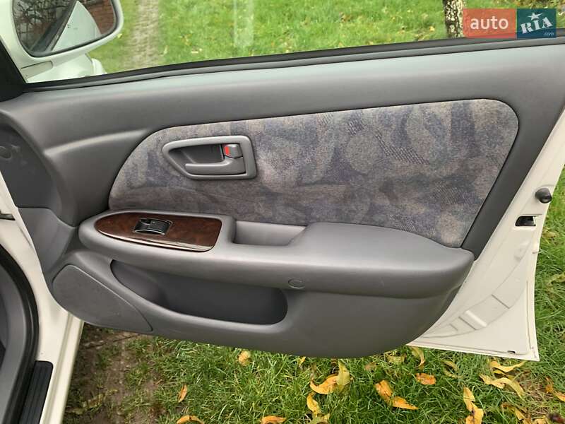 Седан Toyota Camry 1999 в Одессе