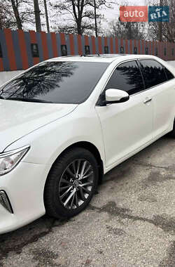 Седан Toyota Camry 2016 в Валках