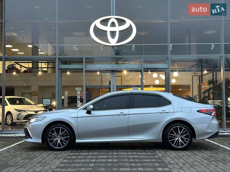 Седан Toyota Camry 2023 в Луцке фото 3 Седан Toyota Camry 2023 в Луцке
