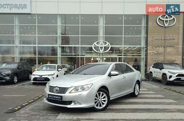 Седан Toyota Camry 2012 в Києві