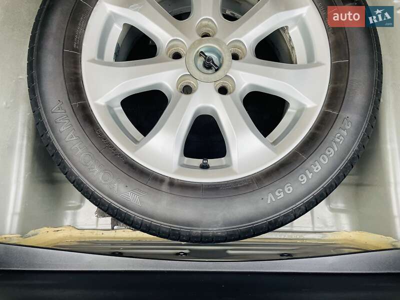 Седан Toyota Camry 2010 в Киеве