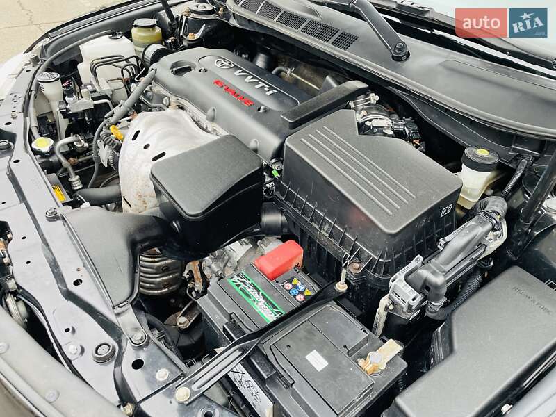 Седан Toyota Camry 2010 в Киеве