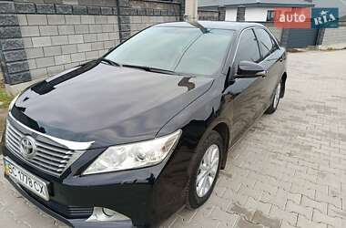 Седан Toyota Camry 2012 в Ровно