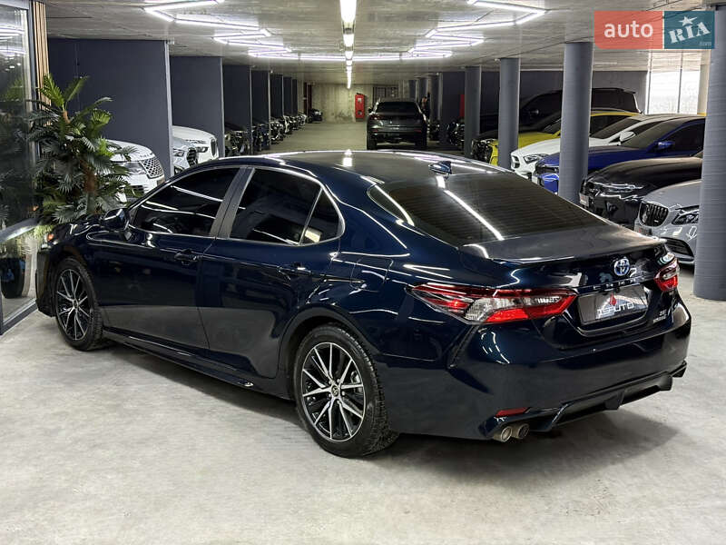 Седан Toyota Camry 2021 в Одессе