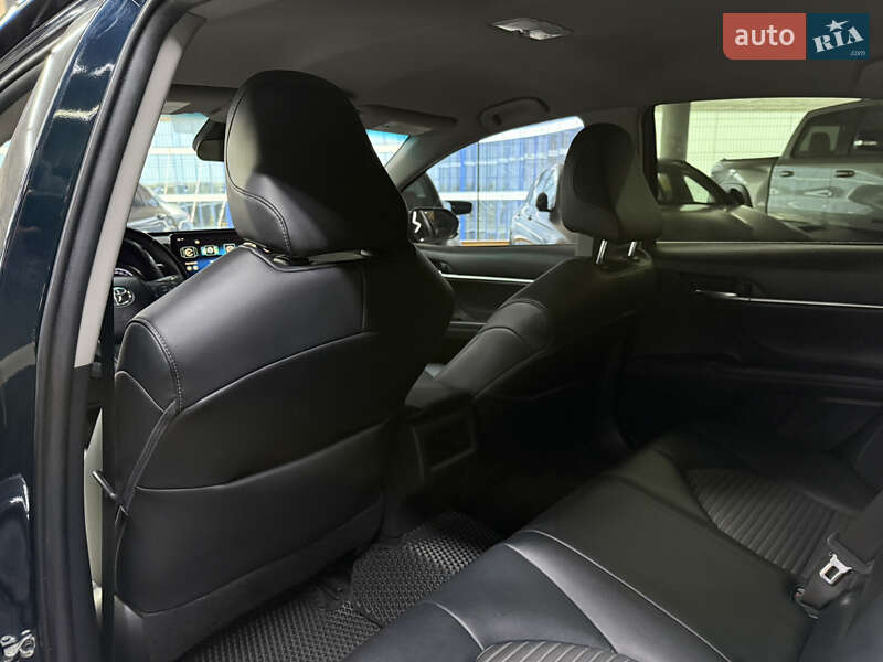 Седан Toyota Camry 2021 в Одессе