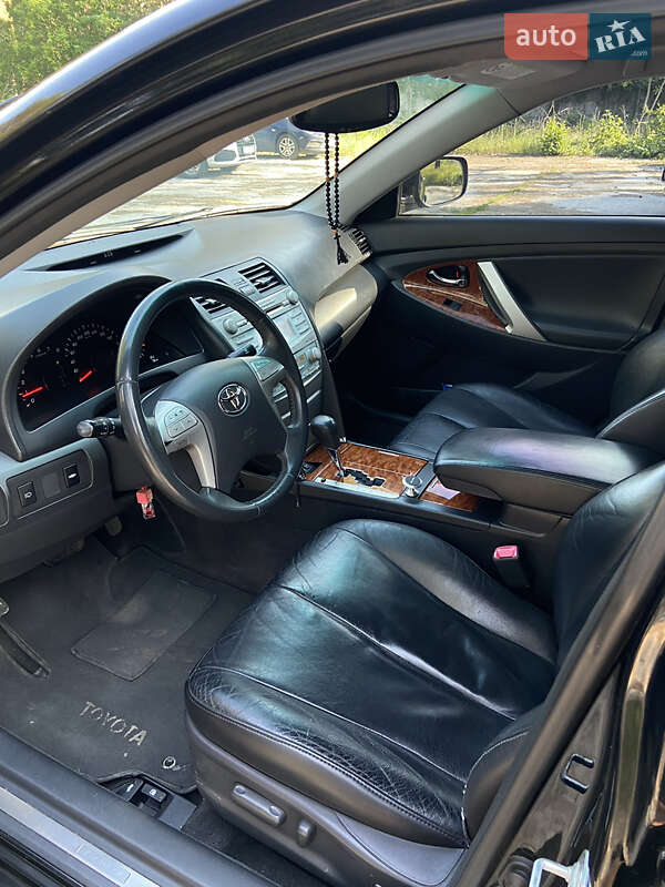 Седан Toyota Camry 2008 в Києві