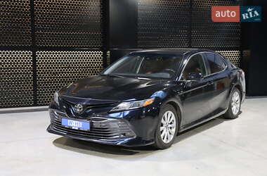 Седан Toyota Camry 2017 в Луцьку