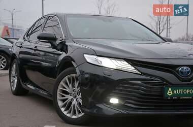 Седан Toyota Camry 2019 в Києві