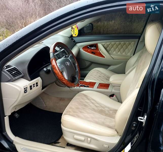 Седан Toyota Camry 2008 в Києві