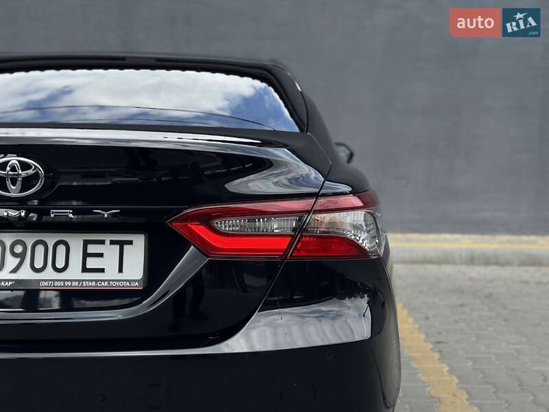Седан Toyota Camry 2021 в Житомире