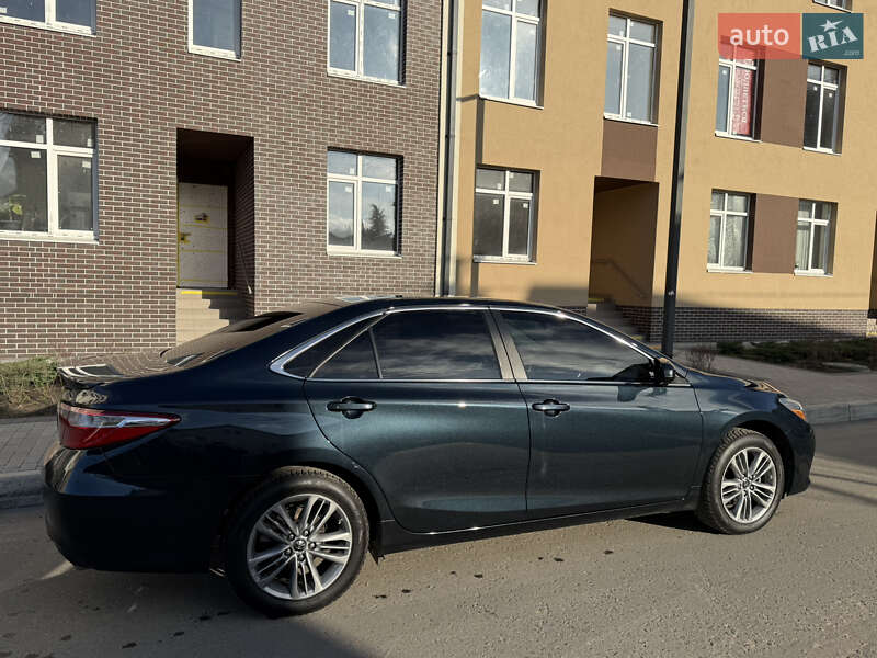 Седан Toyota Camry 2016 в Броварах