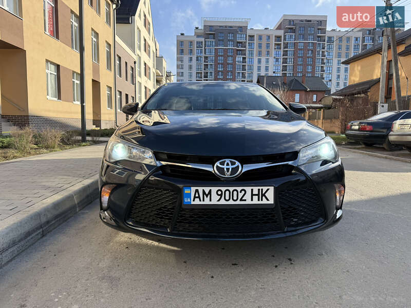 Седан Toyota Camry 2016 в Броварах