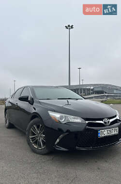 Седан Toyota Camry 2016 в Львові