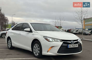Седан Toyota Camry 2015 в Києві