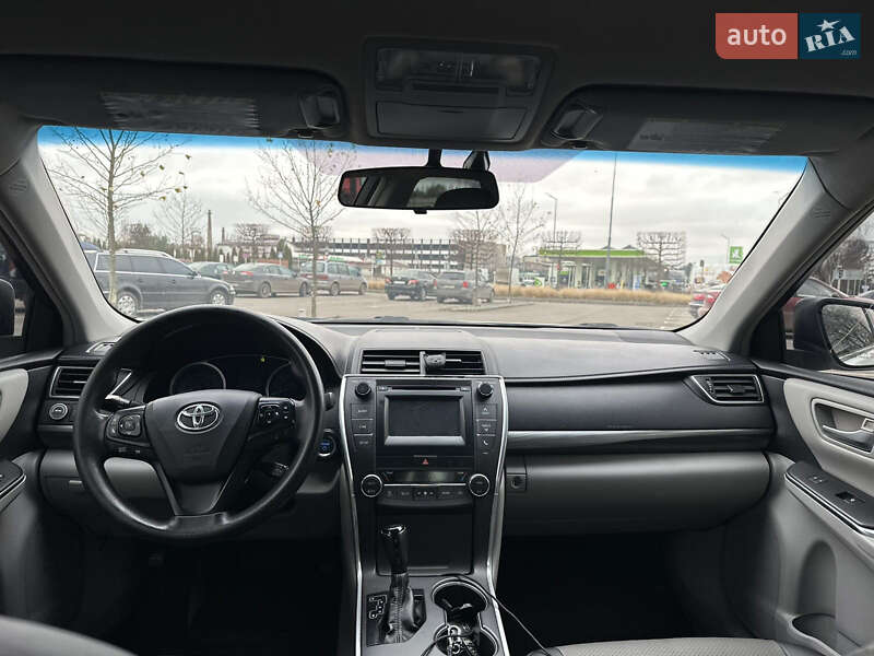Седан Toyota Camry 2015 в Киеве