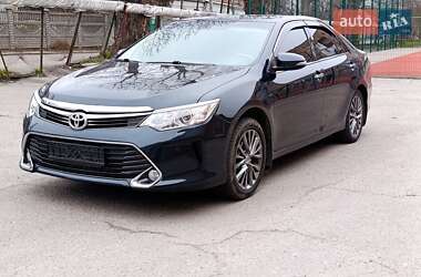 Седан Toyota Camry 2015 в Киеве