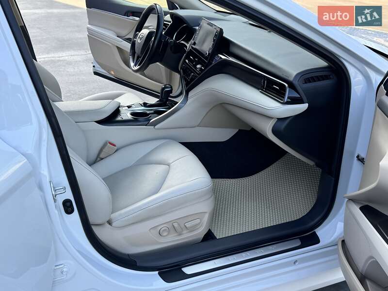 Седан Toyota Camry 2021 в Одесі