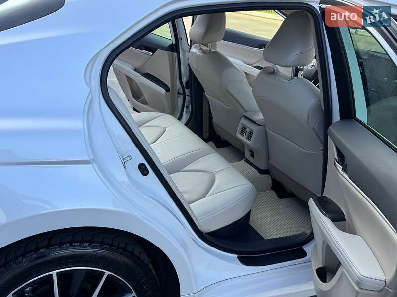 Седан Toyota Camry 2021 в Одесі