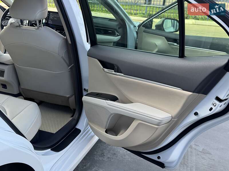 Седан Toyota Camry 2021 в Одесі