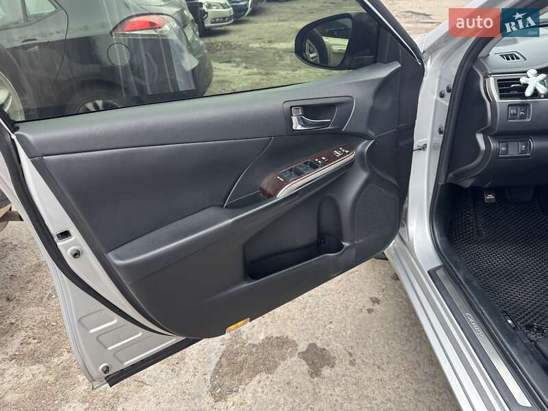 Седан Toyota Camry 2017 в Києві фото 6 Седан Toyota Camry 2017 в Києві