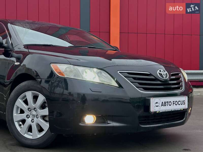 Седан Toyota Camry 2008 в Києві