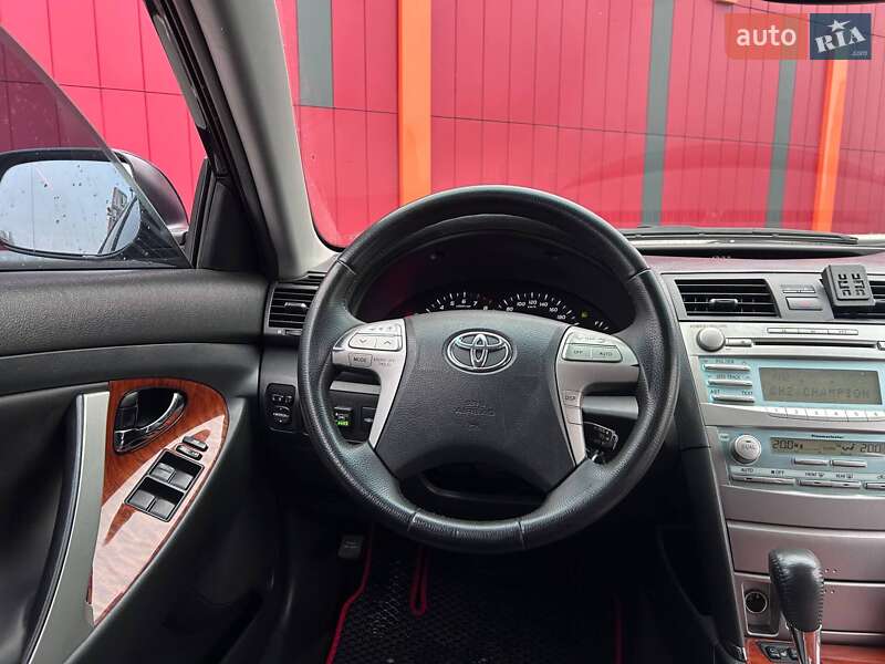 Седан Toyota Camry 2008 в Києві