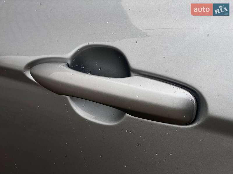 Седан Toyota Camry 2020 в Киеве фото 18 Седан Toyota Camry 2020 в Киеве